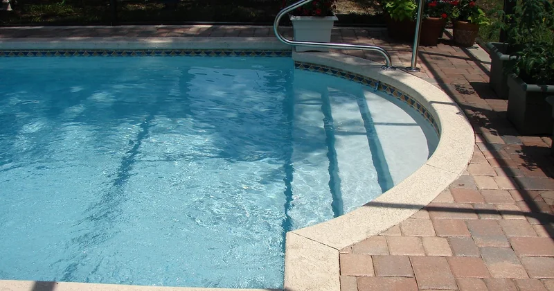 Outil coupe-carrelage arrondi : comment faire une découpe ronde ou courbe
